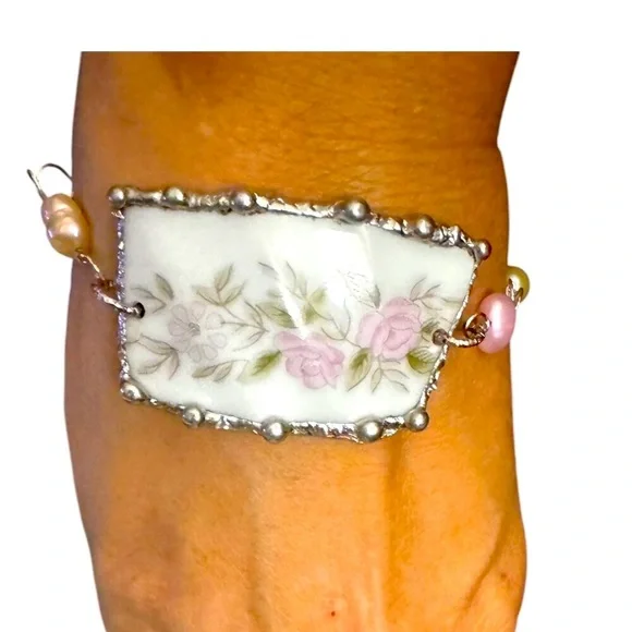 Broken China Cabochon Bracelet Crafted Silver Blend Metalwork, Freshwater Pearls - Picture 9 of 13